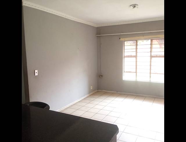 3 BEDROOM APARTMENT FOR SALE IN BOKSBURG CENTRAL